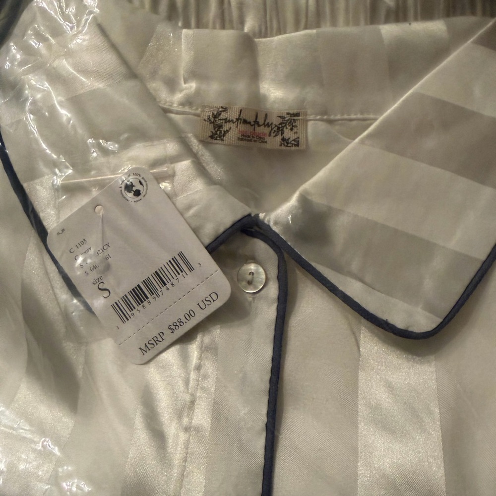 Free People Pajama Party Sleep Set Ivory
NWT - Picture 5 of 7